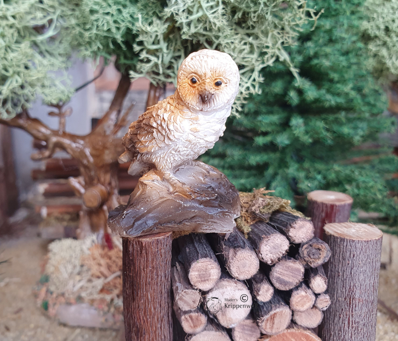 Artikel anzeigen sitzende Eule als Krippenfigur aus Polyresin