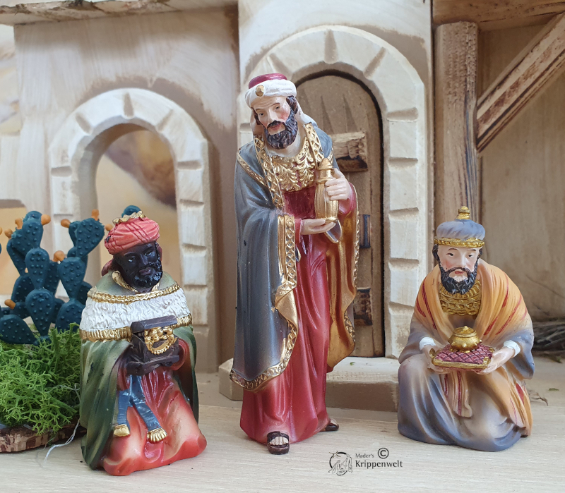 klicken um großes Bild anzuzeigen orientalisches Krippenfiguren Set aus Kunstharz 11cm und 11 teilig