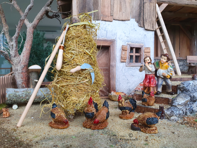 klicken um großes Bild anzuzeigen Sichel mit Holzgriff als Krippenzubehör