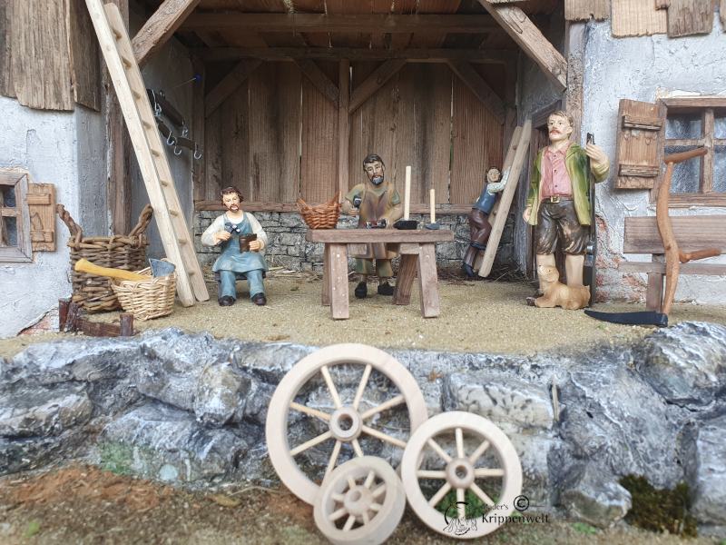 klicken um großes Bild anzuzeigen Wagenrad als Weihnachtskrippenzubehör
