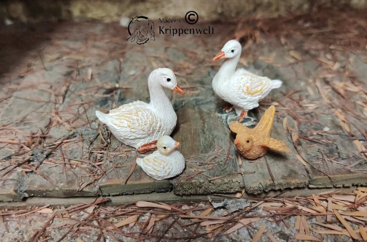 Krippenfiguren aus Polystone - Enten