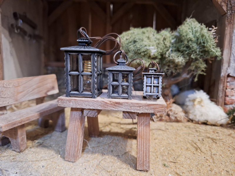 Artikel anzeigen Laterne aus Zinn helle Scheibe Strahlendach in 3 Größen