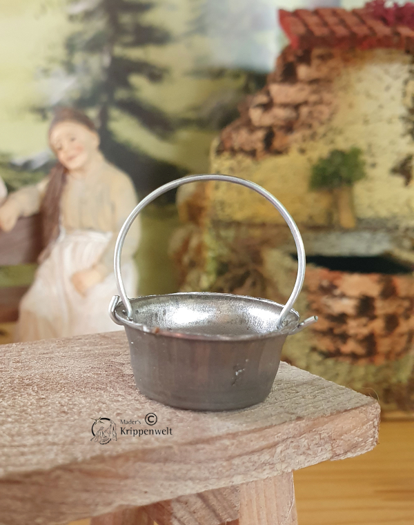 Artikel anzeigen Kessel aus Zinn als Krippenzubehör
