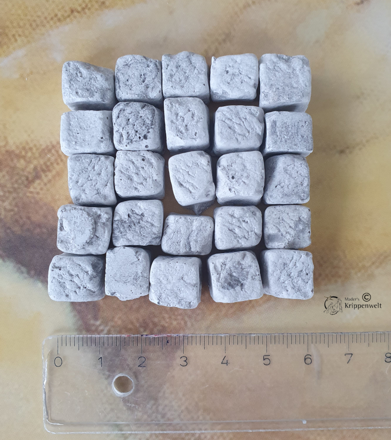 klicken um großes Bild anzuzeigen Krippenbaumaterial quatratische Bausteine