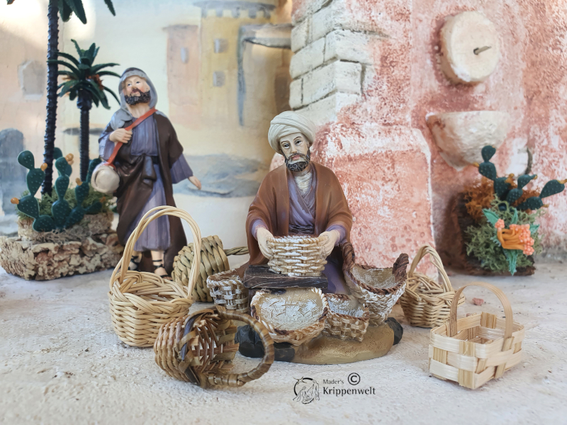 Artikel anzeigen orientalische Kippenfigur Händler mit Turban und Körbchen
