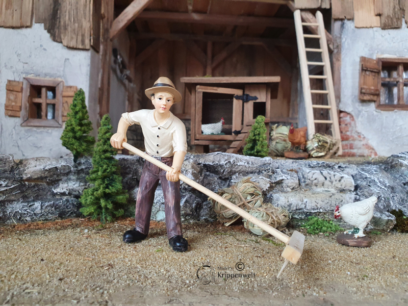 Artikel anzeigen Knecht mit Rechen als Krippenergänzungsfigur