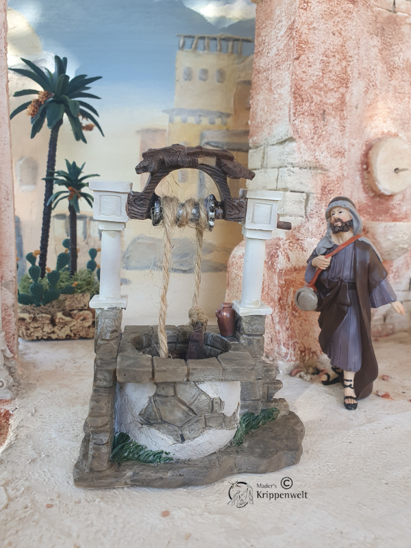 ein orientalischer Brunnen als Krippendekoration