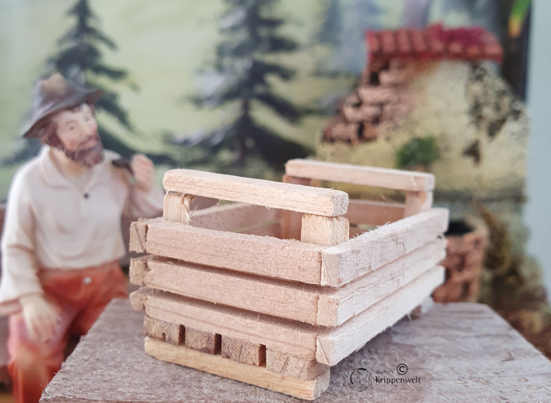klicken um großes Bild anzuzeigen Holzkiste als Krippendekoration