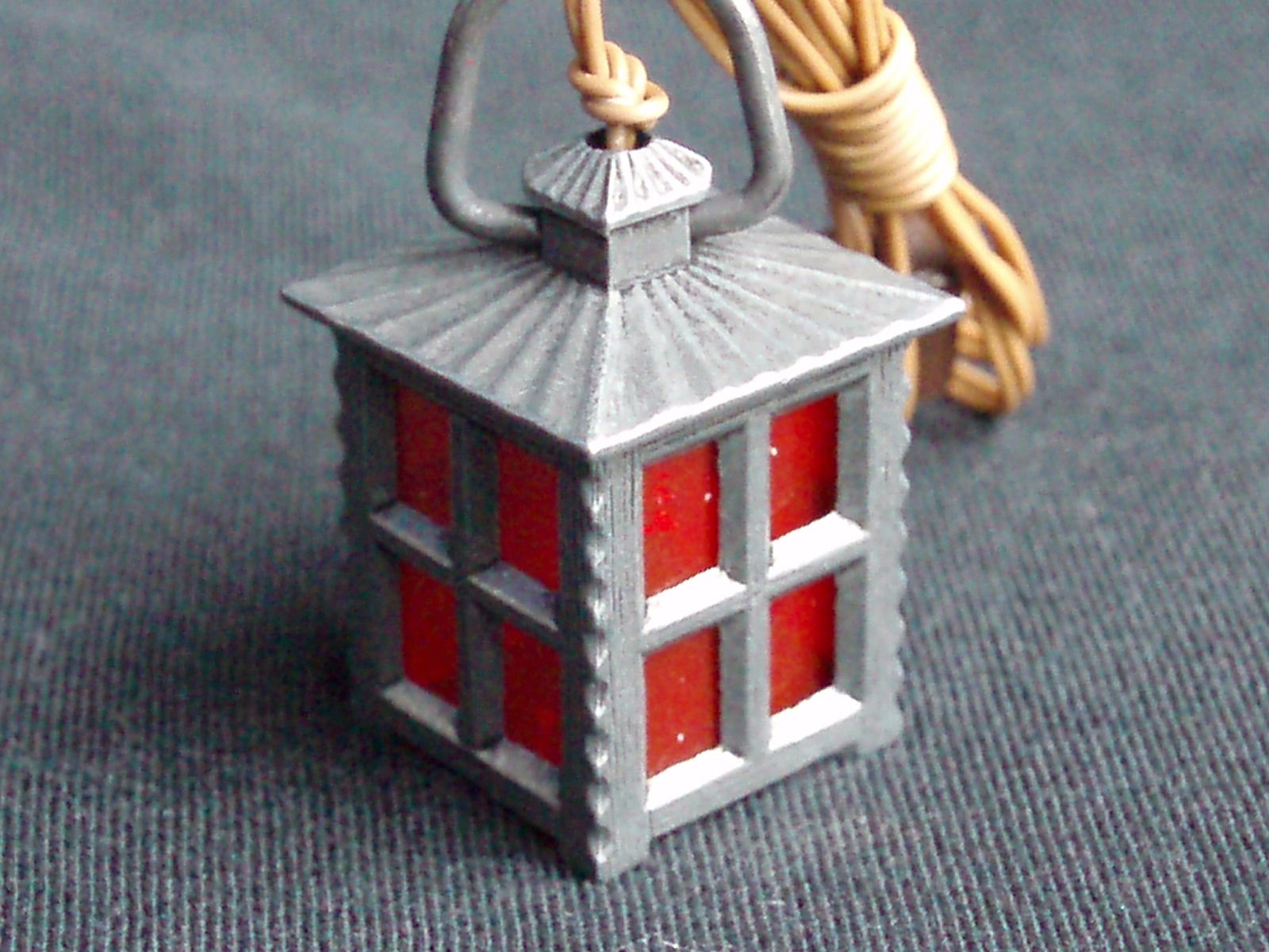 klicken um großes Bild anzuzeigen Zinnlaterne als Krippenbeleuchtung