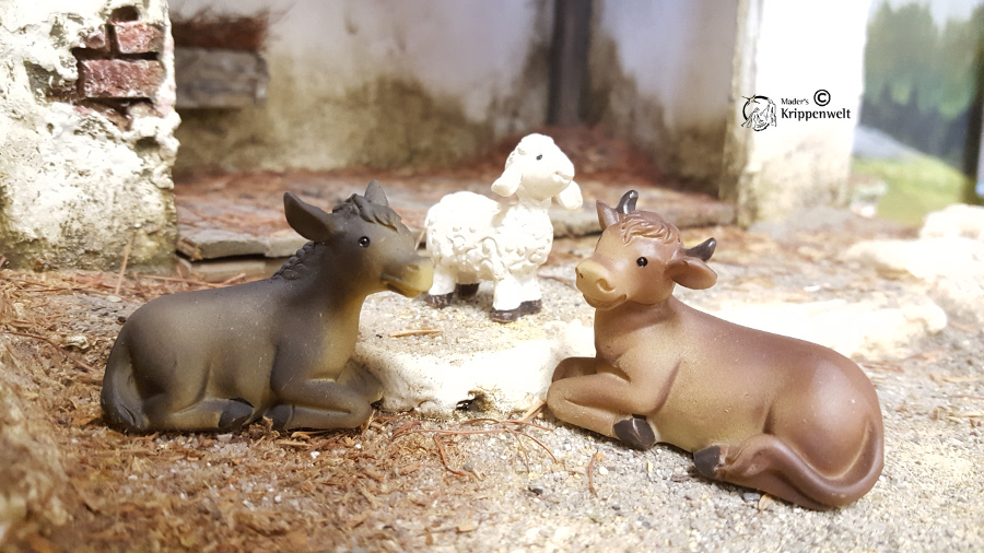 klicken um großes Bild anzuzeigen schöne Krippenfiguren für Kinder