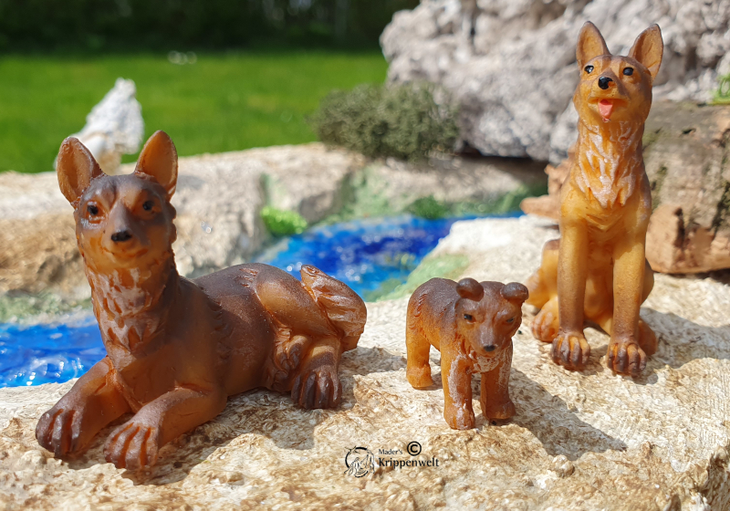 klicken um großes Bild anzuzeigen Schäferhunde als Krippentiere für die Weihnachtskrippe