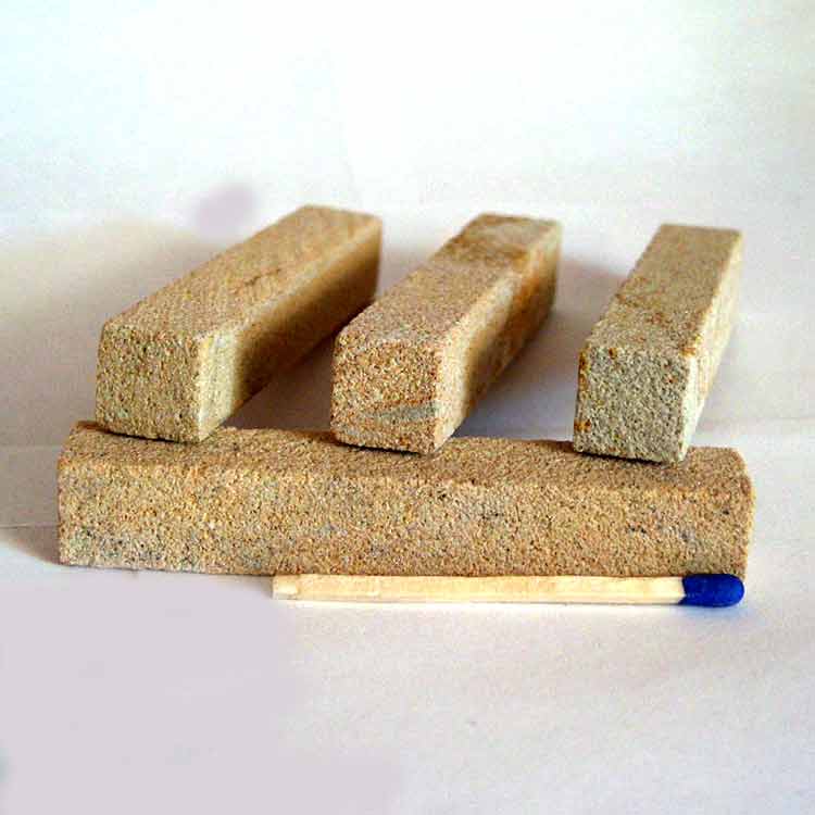 klicken um großes Bild anzuzeigen Sandsteinquader für den Krippenbau