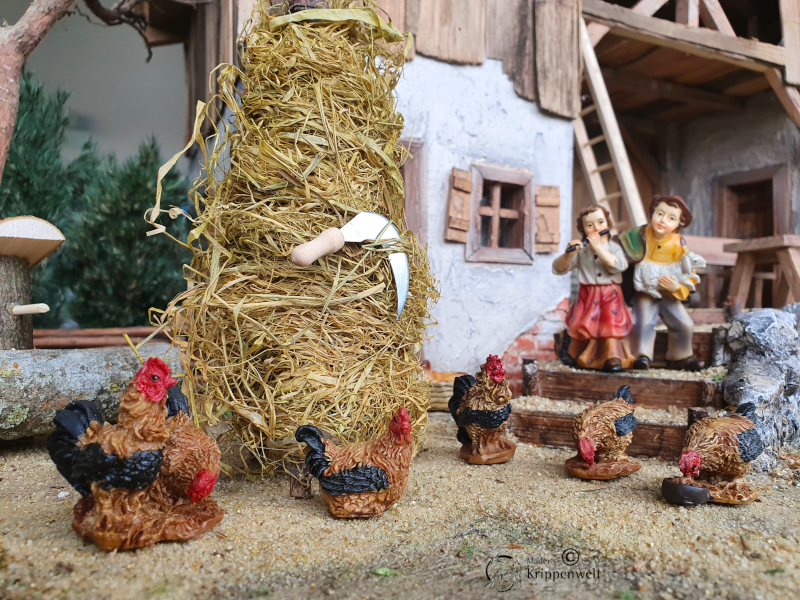 Artikel anzeigen Krippenfiguren, ein Hahn und vier Hennen aus Kunstharz